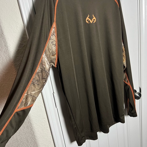 Men’s long sleeve RealTree dri fit shirt - Picture 2 of 5